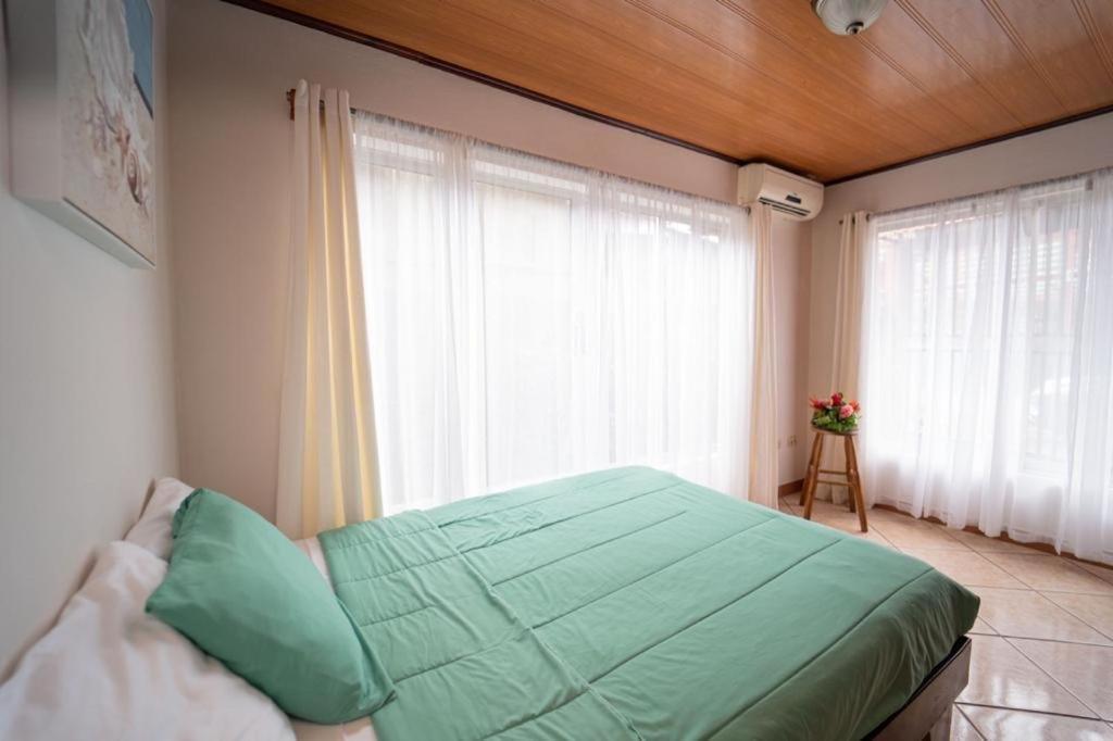 Apartamentos Cristal Quepos Exteriér fotografie