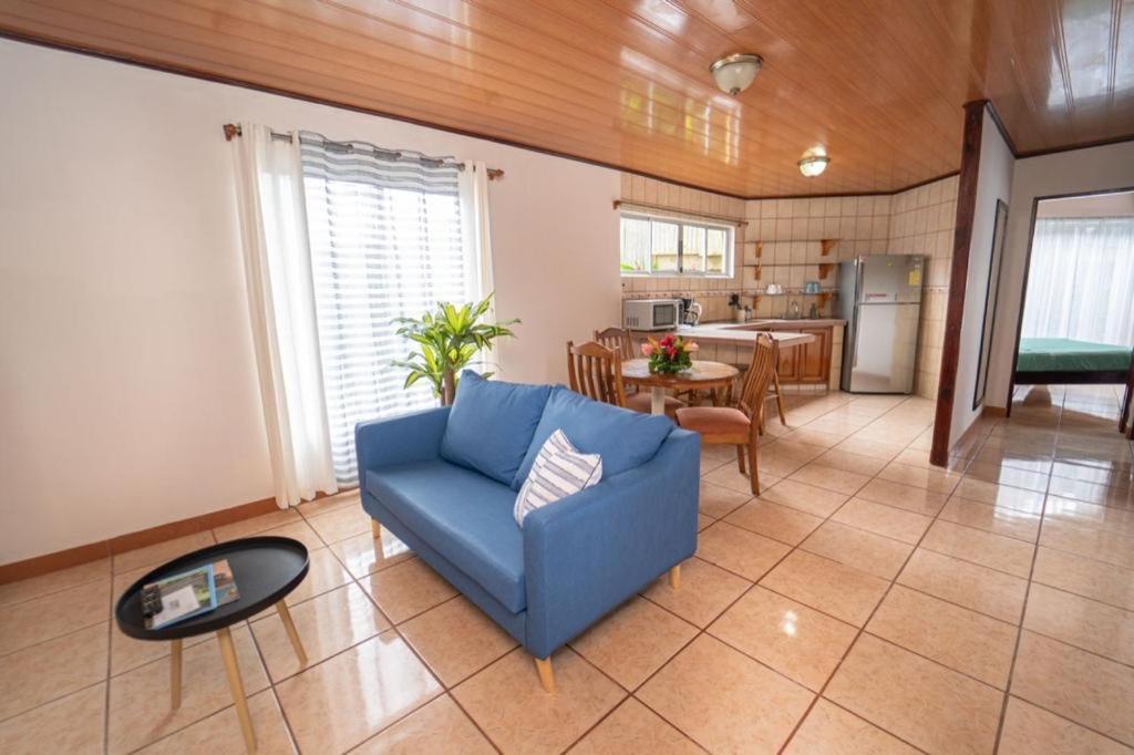 Apartamentos Cristal Quepos Exteriér fotografie