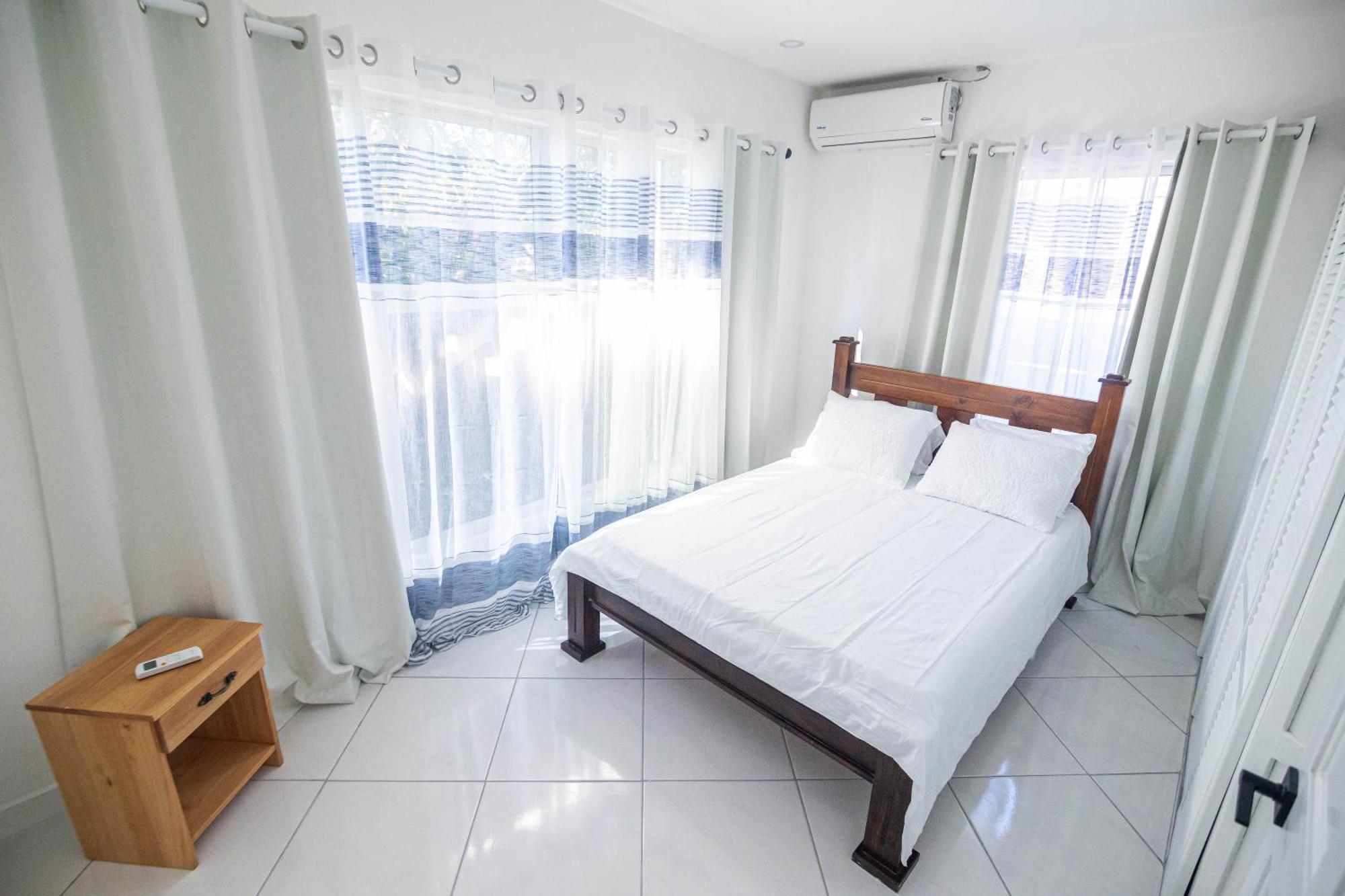 Apartamentos Cristal Quepos Exteriér fotografie