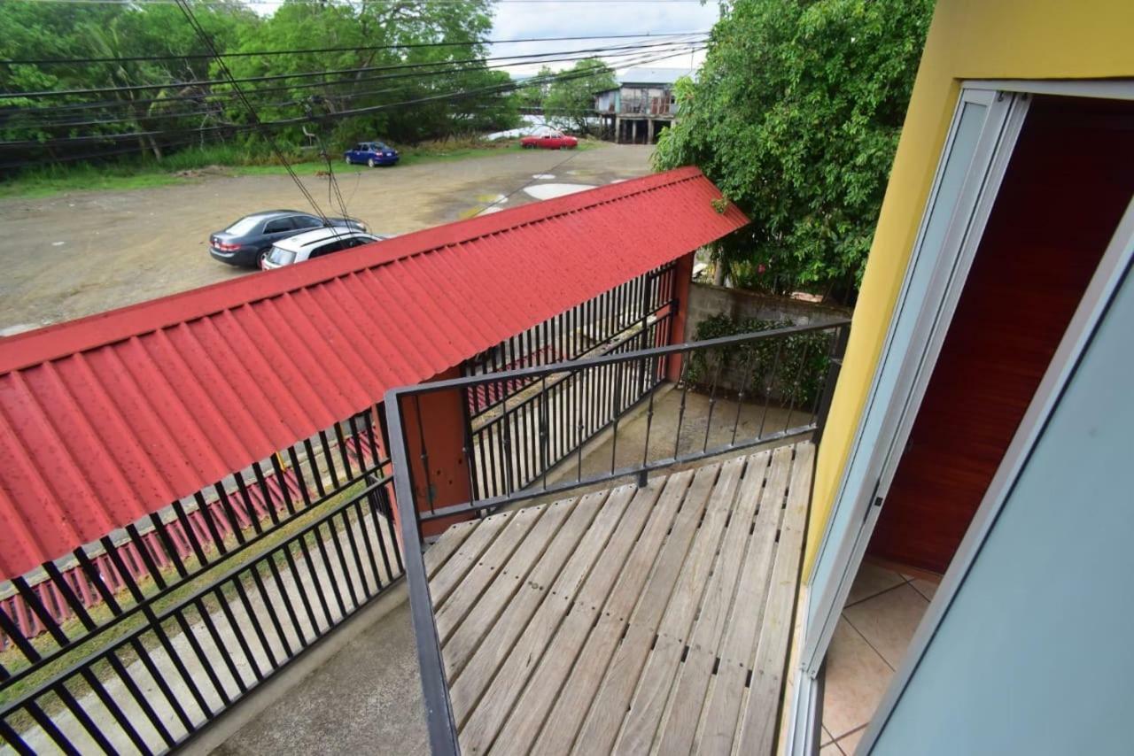 Apartamentos Cristal Quepos Exteriér fotografie